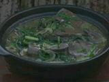 猪血韭菜煲
