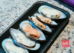 蒜蓉六月鲜蒸新西兰大青口的做法图解1
