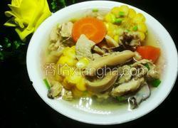 玉米胡萝卜墨鱼炖肉
