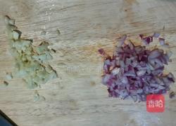 浓郁的地中海风情意大利海鲜汤快手版的做法图解2