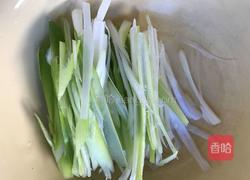 川味泡菜清蒸鲈鱼的做法图解3