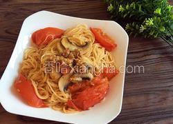 蕃茄蘑菇肉酱意大利面