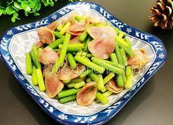 蒜苔腊肠小炒