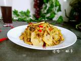 猪皮腌菜炒春笋