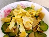 黄瓜豆皮炒鸡蛋