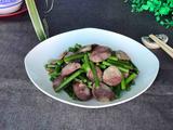 腊肠炒蒜苔