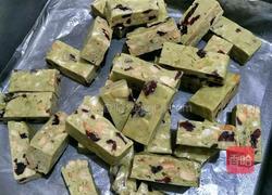 抹茶蔓越莓牛扎糖的做法图解7