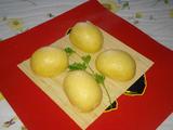 玉米面酸菜馅菜团子