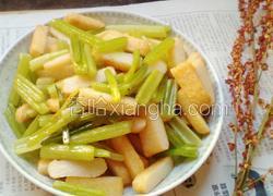 芹菜炒鱼豆腐