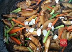 香菇炒肉的做法图解6