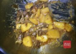 土豆烧牛肉的做法图解7