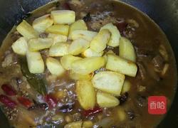 土豆烧牛肉的做法图解6