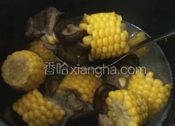 香菇玉米排骨汤