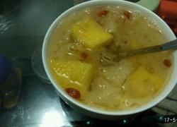 冰糖银耳菠萝枸杞汤