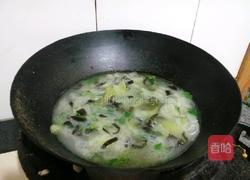 老黄瓜粉丝木耳汤的做法图解4