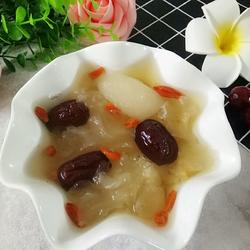 红枣银耳雪梨汤的做法[图]