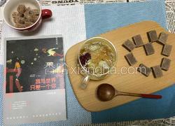 桃胶皂角米雪燕羹
