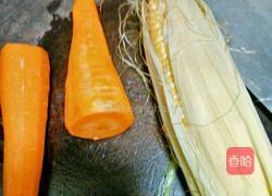 虫草花玉米胡萝卜排骨汤的做法图解1