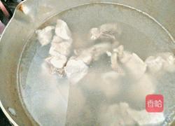虫草花玉米胡萝卜排骨汤的做法图解3