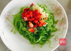 松花蛋拌青笋的做法图解5