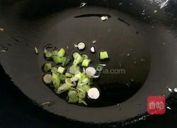 小炒地塌菇的做法图解3