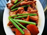 红烧鸡爪五花肉