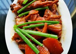 红烧鸡爪五花肉