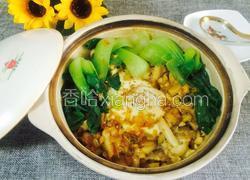 菌菇滑鸡煲仔饭