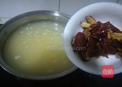 补血健脑～小米红枣粥的做法图解5