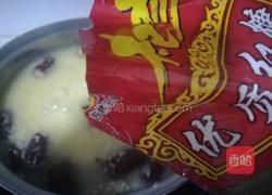 补血健脑～小米红枣粥的做法图解7