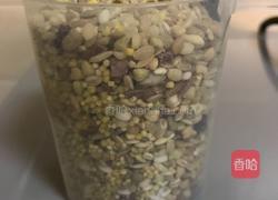杂粮香松拌饭的做法图解1