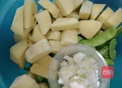 肉炖豆角土豆的做法图解1