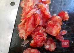 荷兰豆炒腊肠的做法图解2