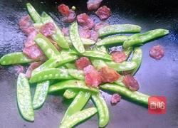 荷兰豆炒腊肠的做法图解8