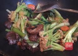 卤牛肉炒时蔬青菜的做法图解5