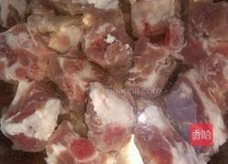 麻香排骨菜花土豆的做法图解2