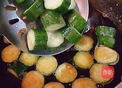 华妃最爱吃的酸黄瓜的做法图解2