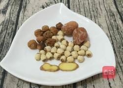 猴头菇鱼胶莲子炖瘦肉汤的做法图解2