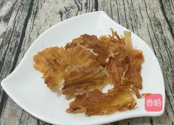猴头菇鱼胶莲子炖瘦肉汤的做法图解3
