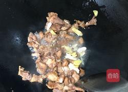 茭白炒肉的做法图解5