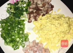 虾仁叉烧菜心蛋炒饭的做法图解2