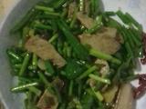 蒜苔炒回锅肉的做法[图]