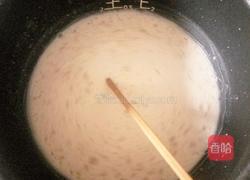 用勺子舀起吃的凉粉（自制红苕凉粉）的做法图解2