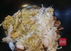 正宗酸菜粉丝白肉的做法图解3