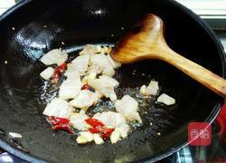 茭白炒肉的做法图解3