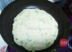 葱花鸡蛋饼的做法图解3