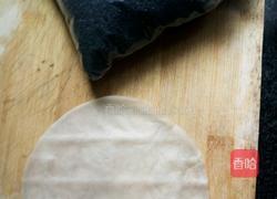 黑糖芝麻炸皮段的做法图解1