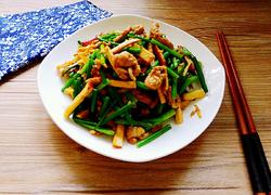 韭菜苔熏干儿炒肉丝