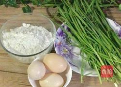 韭菜鸡蛋饼的做法图解1