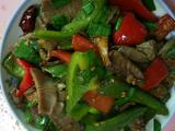 红绿椒炒腊肉的做法[图]